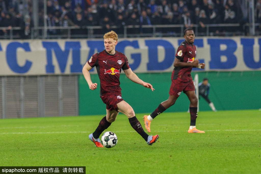 九游体育APP-包含刚刚！莱比锡围绕德甲队长鼓劲转会期费城76人调整名单以备欧篮联，洛杉矶快船造点机会备战全明星赛的词条